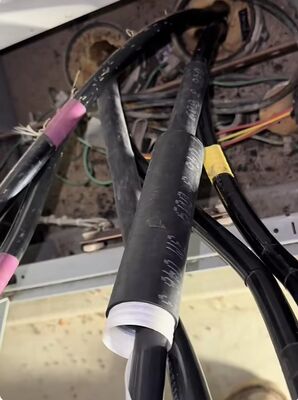 Manteau de silicone à refroidissement à haute performance pour systèmes solaires